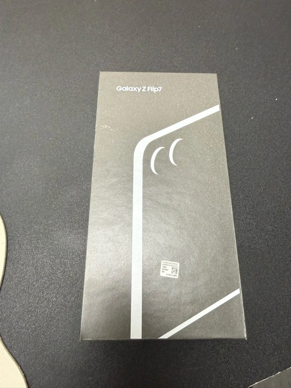 Samsung Galaxy Z Flip7 Boxed - Black Packaging